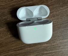 Wireless Charging Case for AirPods 4