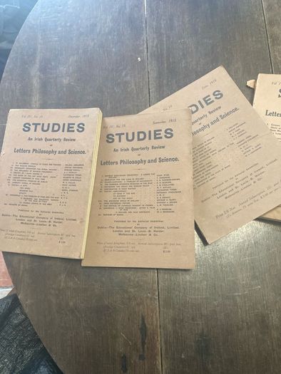 1915 - 1966 An Irish quarterly review magazin