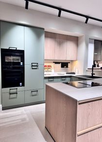Ex Display Bauformat Kitchen & Neff Appliances