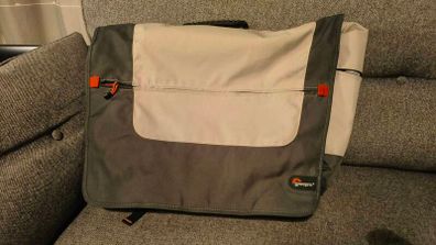 Lowepro Laptop Messenger Bag  Fits up to 20inch Laptop
