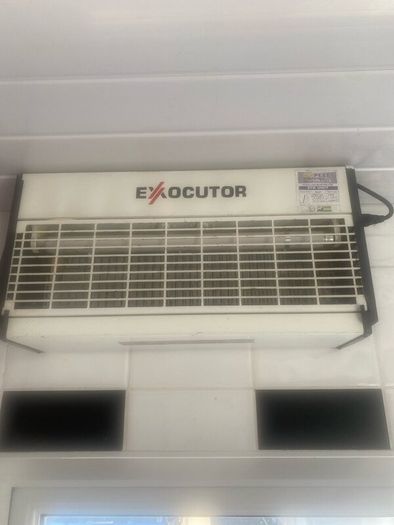 Electric fly killer