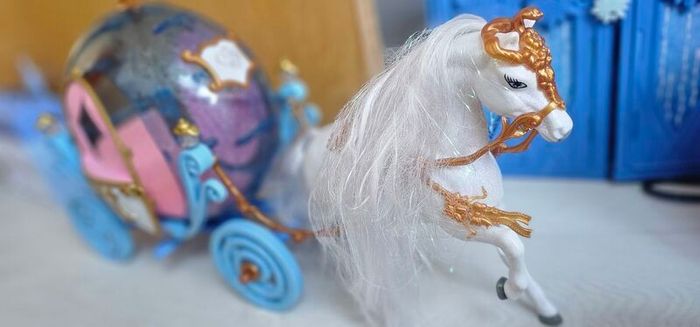 Barbi carriage toy horse for Barbi doll
