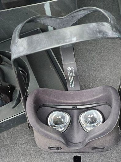 Oculus Quest VR Gaming Headset