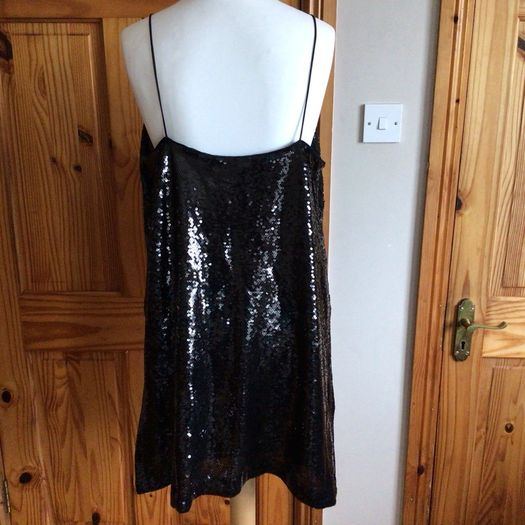 BNWTS H&M Ladies Festive Black Sparkly Sequin Evening wear party Dress  Size XL  Includes postage