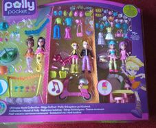 Polly Pocket Ultimate World Collection .