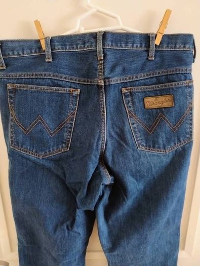 Wrangler Jeans cotton 36 inch waist and 32 inch leg in good condition see last two photos for exact measurements FREE STANDARD POSTAGE INCLUDED