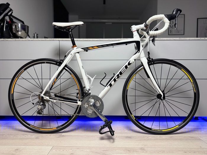 TREK Domane 2.0 Road Bike