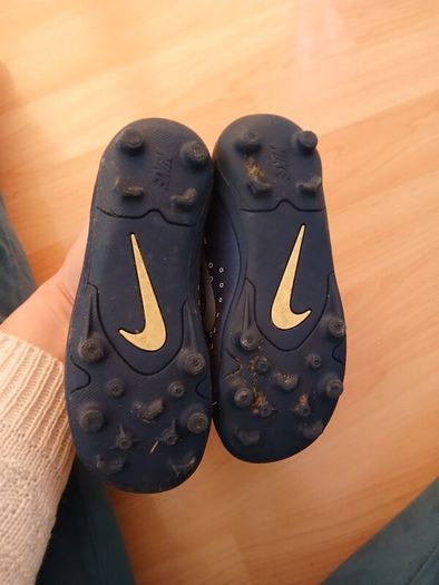 kids football hurling boots