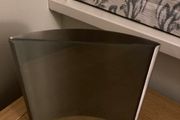 Float stainless steel picture frame