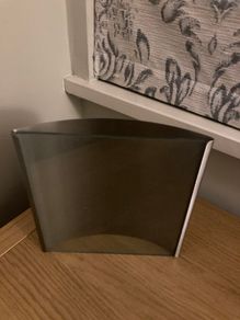 Float stainless steel picture frame