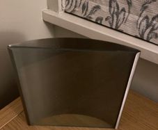 Float stainless steel picture frame