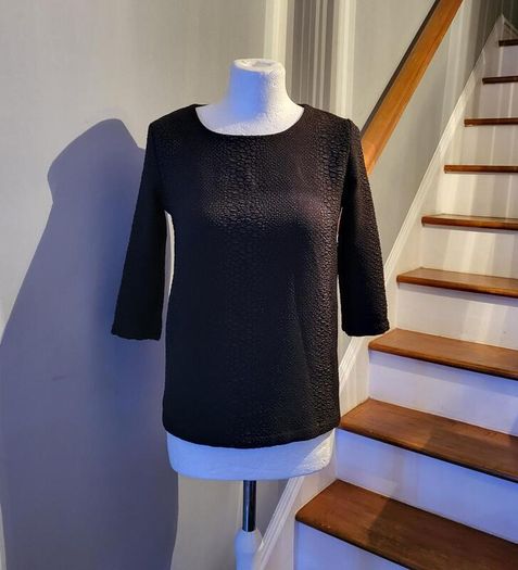 Atmosphere black top, Size 8