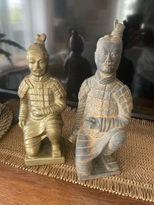 2 Chinese warriors