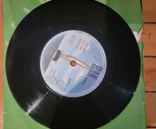 Kim Wilde Water On Glass 7 inch single