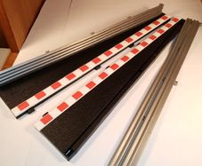 Scalextric C8233: Lead In/Out Black Straight Borders with Barriers