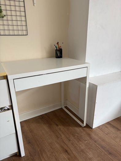 White Desk