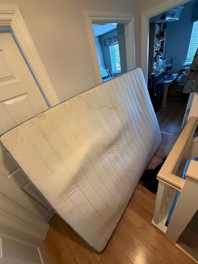 Free Kingsize mattress