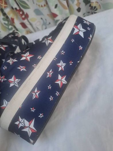 Buffalo London Platform lace up shoes