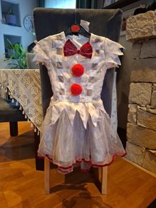 costume