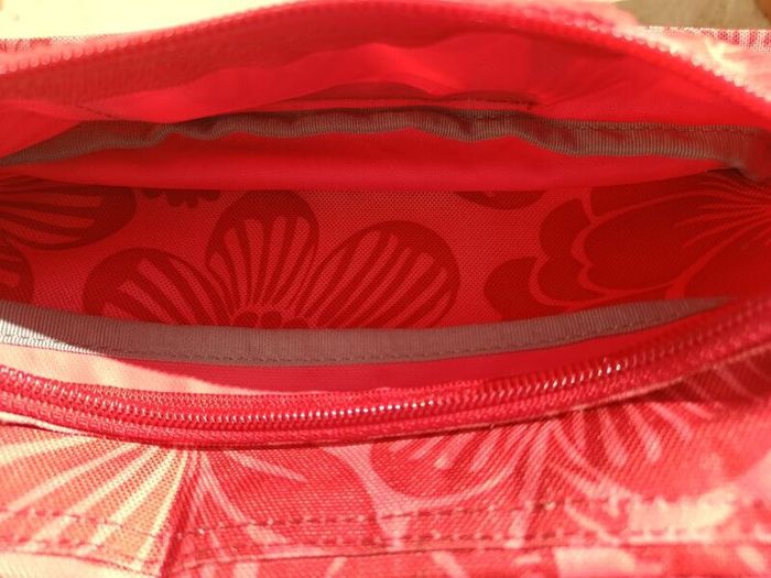Roxy 105L Hawaiian Floral Print Suitcase