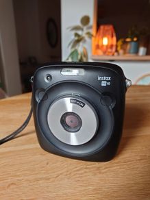 Fujifilm SQ10 Digital/Instax Camera