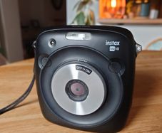 Fujifilm SQ10 Digital/Instax Camera