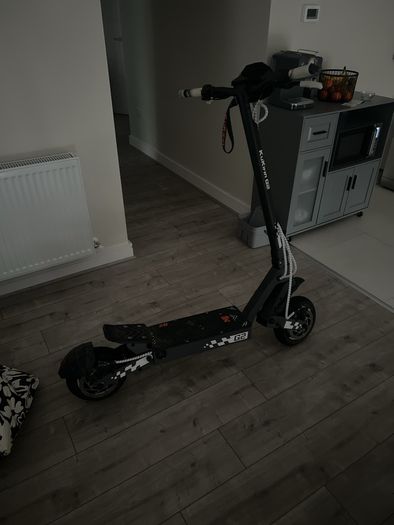 G2 electric scooter