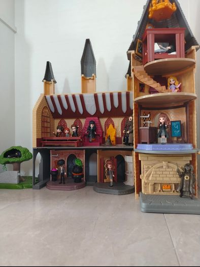 Harry Potter Magical Mini's Hogwarts with add on rooms