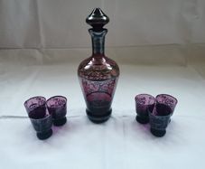 Venician glass decanter and 6 glasses, perfect condition