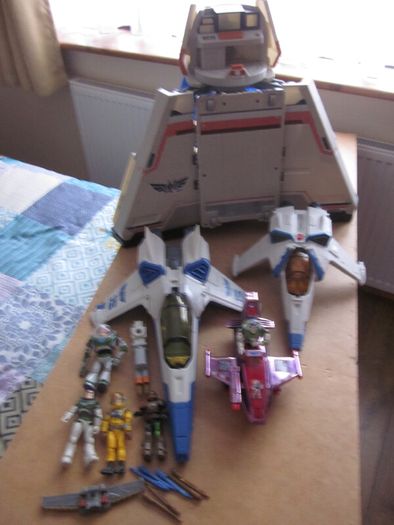 Disney Lightyear Ultimate Star Command Base Playset/Additions