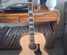Eastman AC630 Jumbo