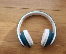 PowerLocus P2 wireless headphones