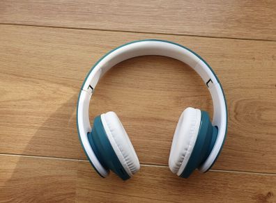 PowerLocus P2 wireless headphones