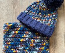 Dunnes space dye hat & snood set