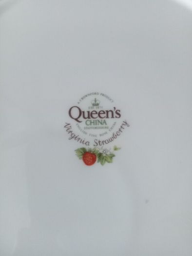 Queens "Virginia Strawberry" TV set Tray and Mug