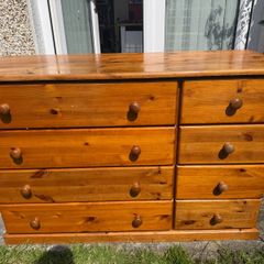 chest of drawers