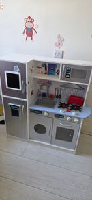 Toy kitchen