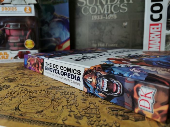 The DC Comics Encyclopedia ! All New Edition! Beautiful Hardcover ! Covers over 1200 Characters ! 2016 ! by DK !