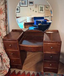 Dressing table