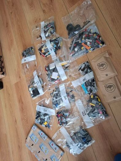 LEGO Icons 10300 Back to the Future Time Machine DeLorean