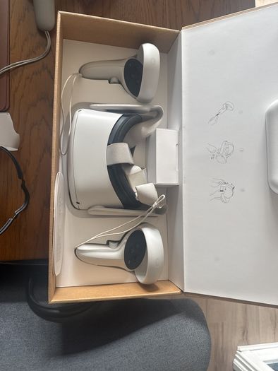 Oculus Quest 2 64GB VR Headset Boxed With 2 Controllers