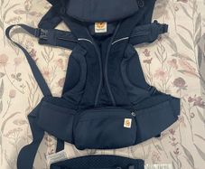 Ergobaby Omni Breeze midnight blue baby carrier