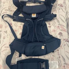 Ergobaby Omni Breeze midnight blue baby carrier
