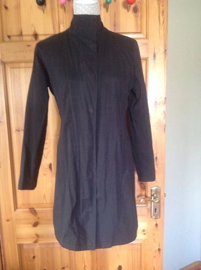 Size 12 Black Mac / Lightweight Coat