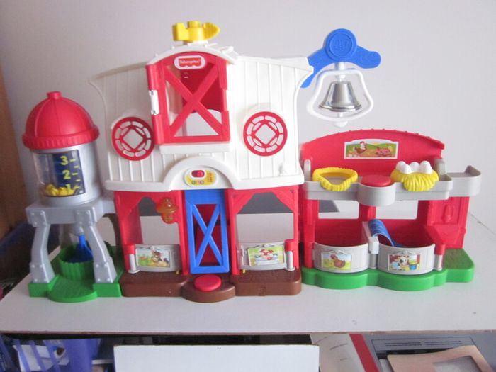 Fisher Price Farm House/Animals