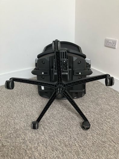 BOSS Design Swivel Chair