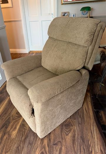 Riser Recliner Armchair great condition