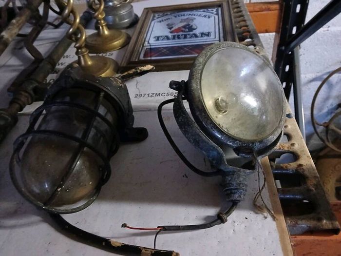 Job lot of vintage items