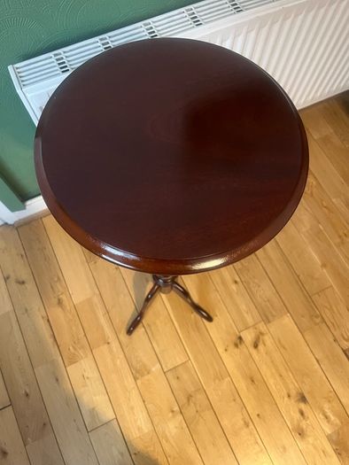 Solid maghoney plant stand. 34in high x 13in diameter