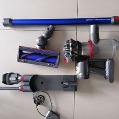 dyson in great condition after full service done with fresh filter and battery life